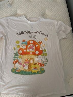 (5/15$) Hello Kitty and Friends White Graphic Tee